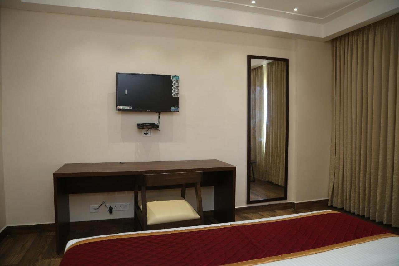 Hotel Skanda Palace Thiruttani المظهر الخارجي الصورة